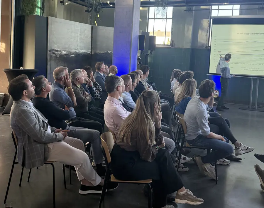 Supply Chain Managers Luisteren Naar De Presentatie Van Wim Davidse